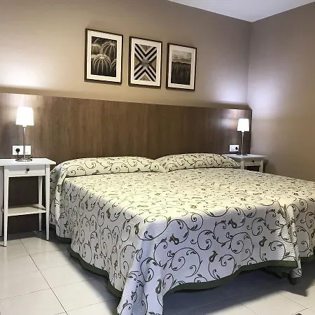 Πανσιόν Hostal-restaurante Paris 3*