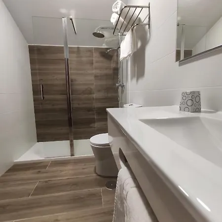 Hostal-restaurante Paris Guest house Forcarei