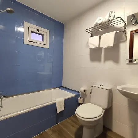 Hostal-restaurante Paris Guest house