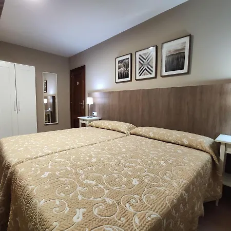 Hostal-restaurante Paris Guest house Forcarei