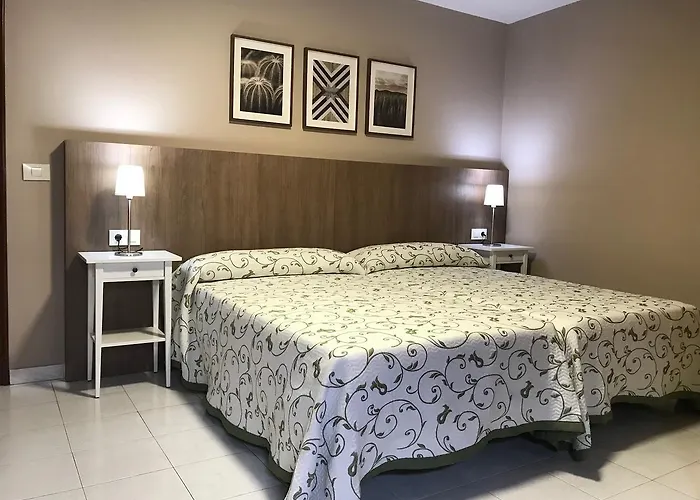 Vendégház Hostal-restaurante Paris 3*