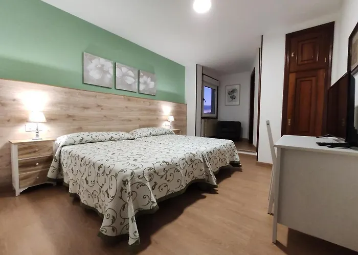 Hostal-restaurante Paris Vendégház Forcarei